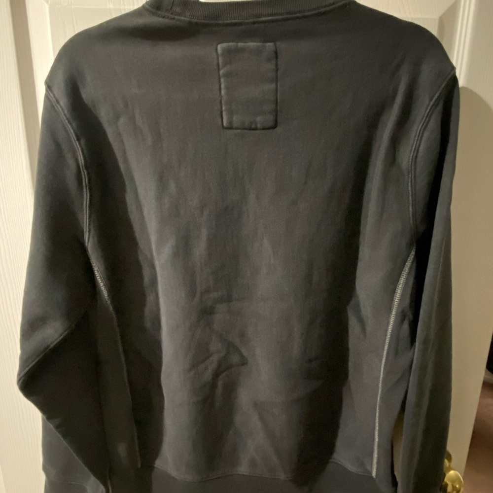 Gap retail. Men’s gray sweatshirt. Size small